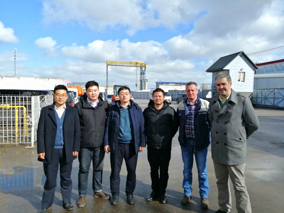 Визит представителей завода XCMG в головной офис «Сильных машин»