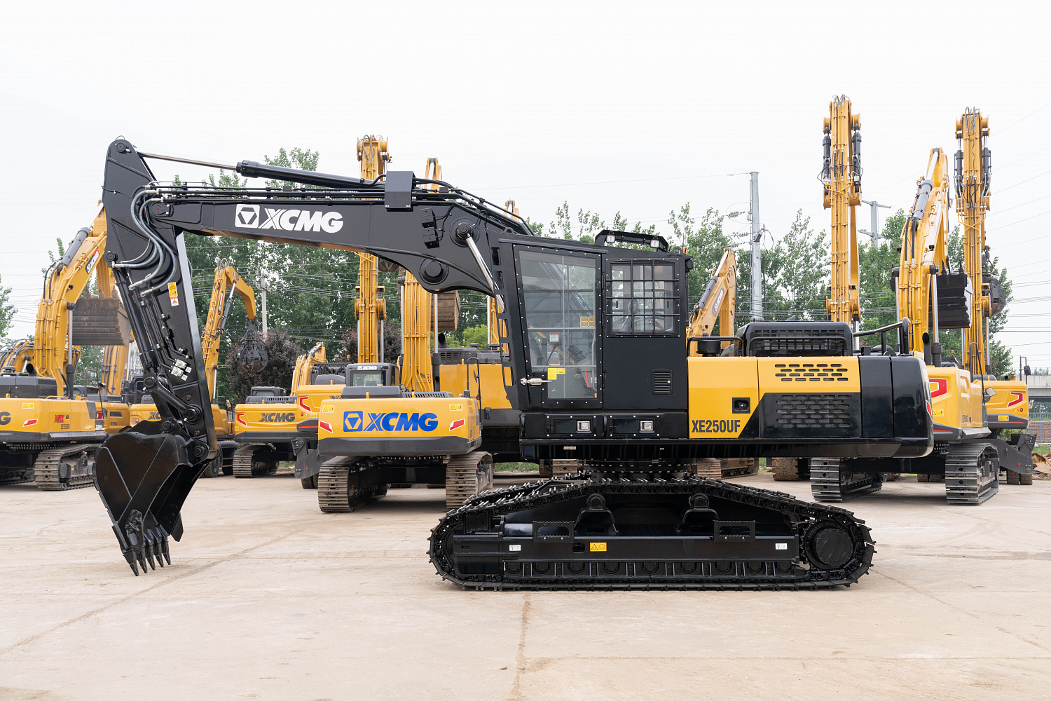 Гусеничный харвестер XCMG XE250UF