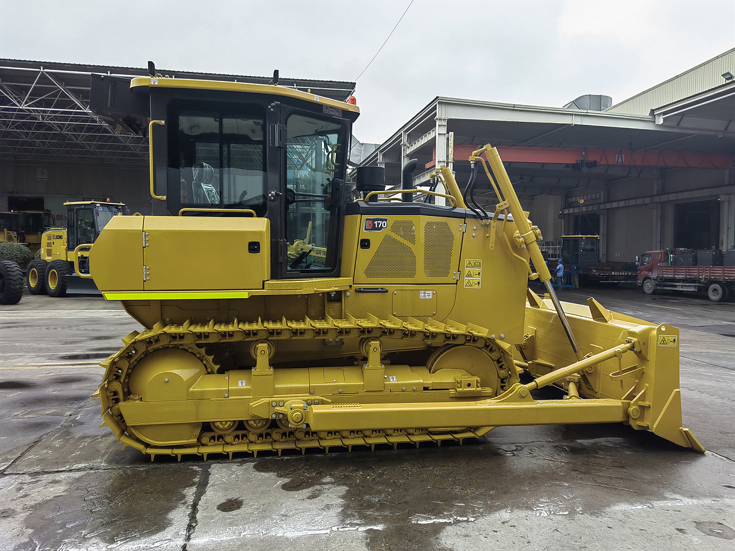 Бульдозер XCMG D170