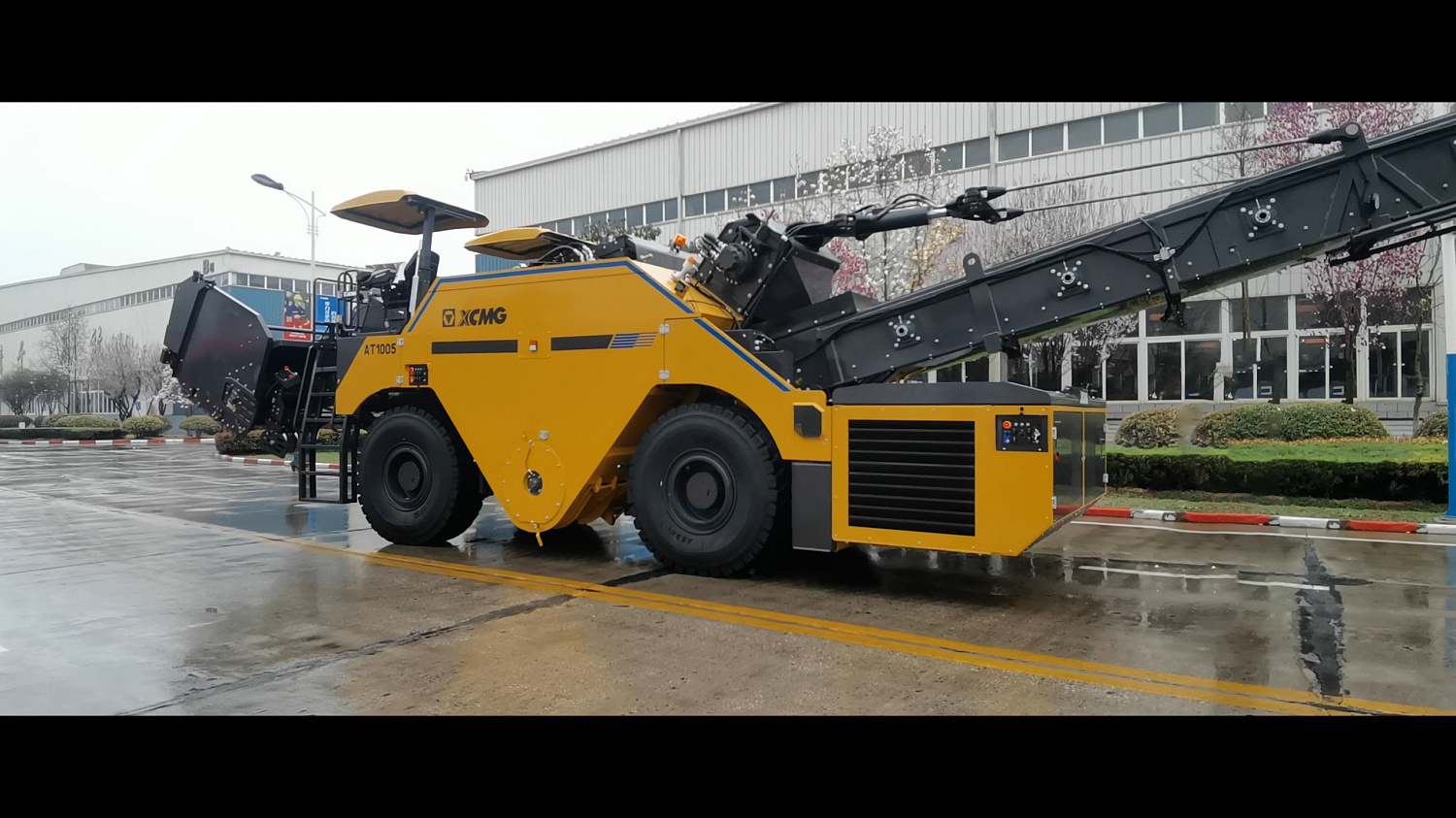 Перегружатель асфальтобетонной смеси XCMG AT1005