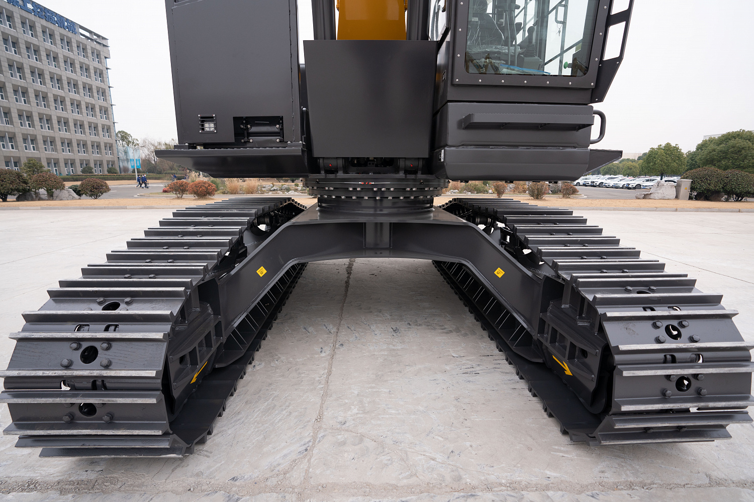 Гусеничный харвестер XCMG XE300UF