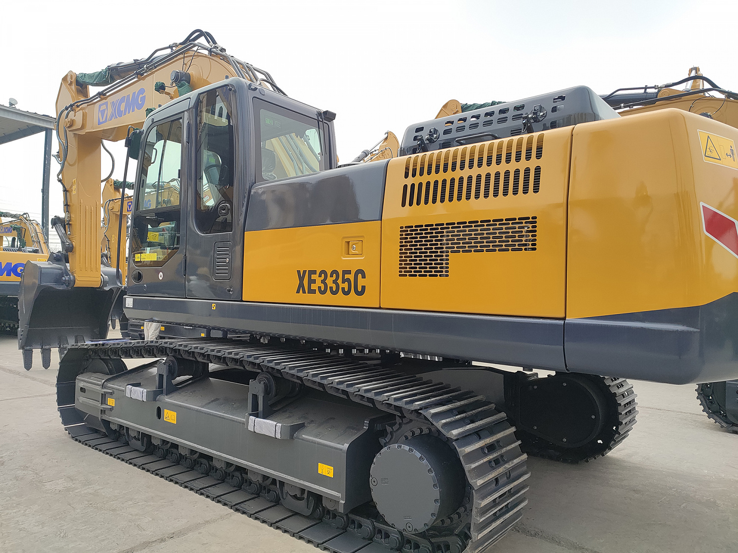 Гусеничный экскаватор XCMG XE335C