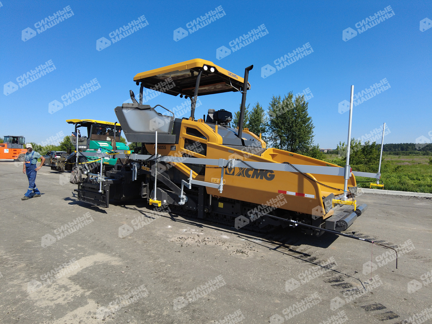 Асфальтоукладчик XCMG RP905S с плитой E500B