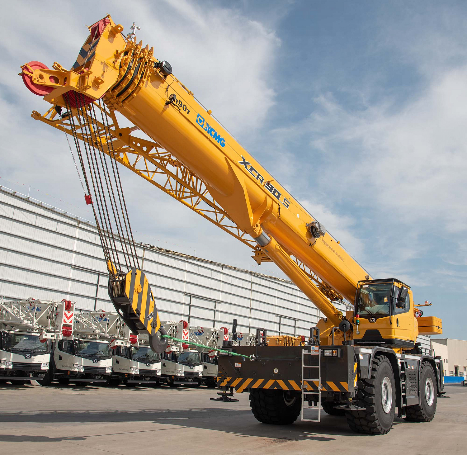 Короткобазный кран XCR90_S